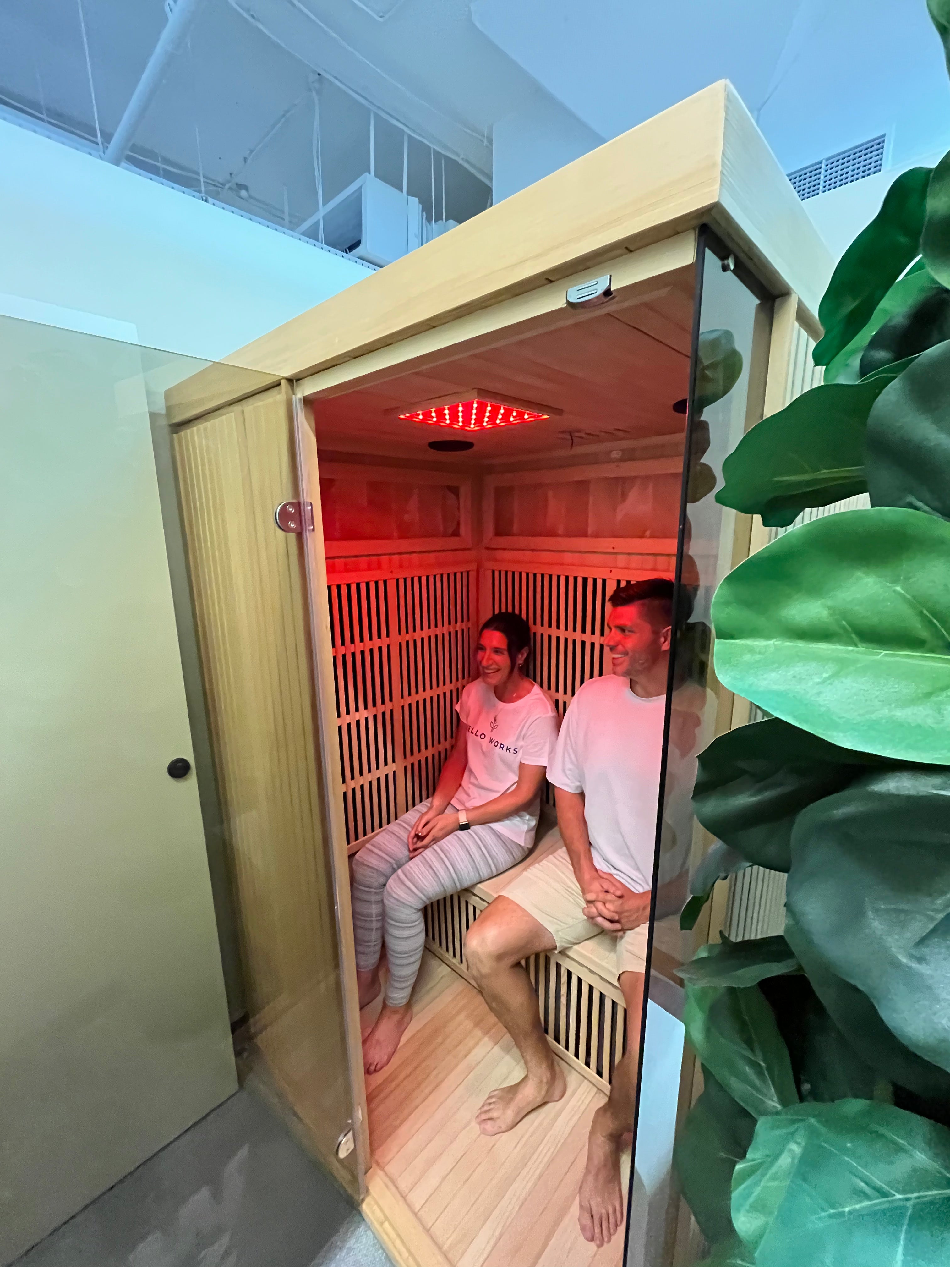 Collective_InfraredSauna_Women&Man13.HEIC__PID:b57878fb-f58e-4d21-b731-54d2e225248e